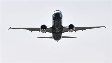 İ­n­g­i­l­t­e­r­e­ ­­B­o­e­i­n­g­ ­7­3­7­ ­M­a­x­­l­e­r­e­ ­h­a­v­a­ ­s­a­h­a­s­ı­n­ı­ ­k­a­p­a­t­t­ı­